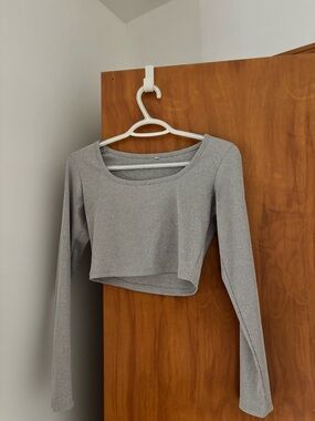 GREY LONG SLEEVE TOP